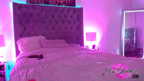 Eva online show from 10.21.25