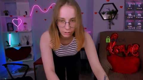 Snapshot of evalora_vei chatting on 03.02.26 evalora online show from 03.02.26