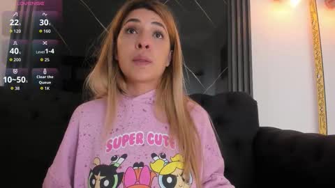 Snapshot of evaloviaa_ chatting on 10.30.25 Eva online show from 10.30.25