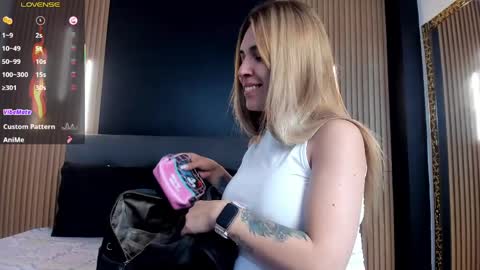 Snapshot of evaloviaa_ chatting on 03.26.26 Eva online show from 03.26.26