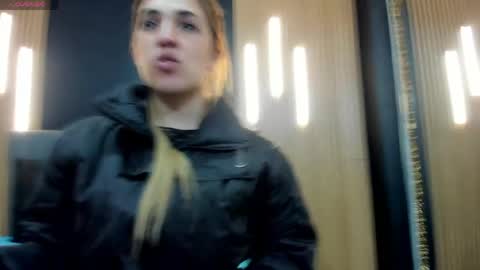 Snapshot of evaloviaa_ chatting on 04.03.26 Eva online show from 04.03.26