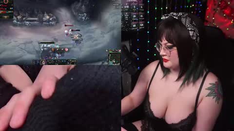 Eva  online show from 11.22.25