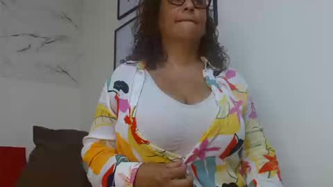 Eva Mills online show from 09.22.25