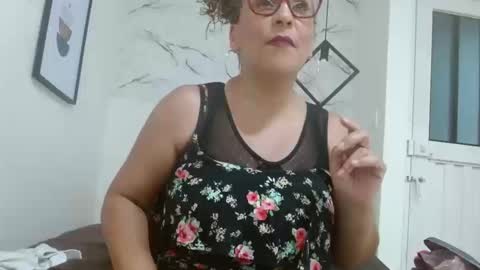 Eva Mills online show from 09.29.25