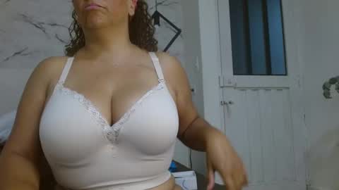 Eva Mills online show from 10.11.25