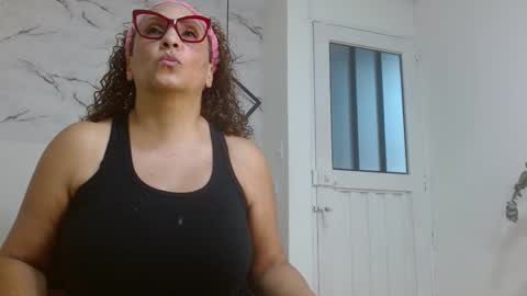 Eva Mills online show from 10.26.25