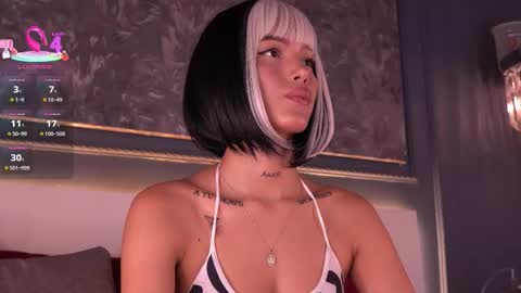 Snapshot of evamoretti chatting on 10.11.25 Eva Moretti online show from 10.11.25