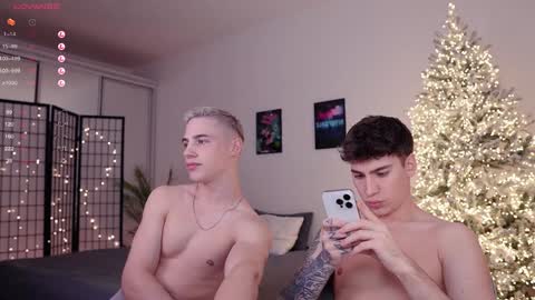 Snapshot of evan_white_ chatting on 12.27.24 evan_white_ online show from 12.27.24