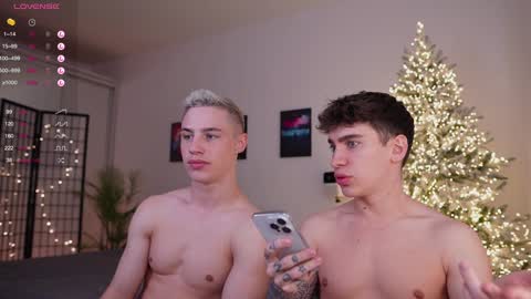 Snapshot of evan_white_ chatting on 12.31.24 evan_white_ online show from 12.31.24