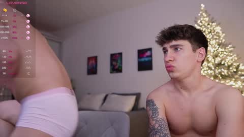 Snapshot of evan_white_ chatting on 01.10.25 evan_white_ online show from 01.10.25