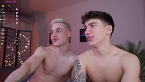 Snapshot of evan_white_ chatting on 01.21.25 evan_white_ online show from 01.21.25