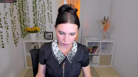 Evanessa online show from 04.27.26