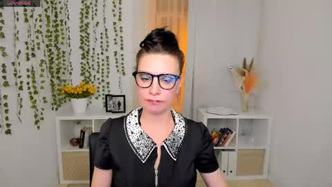 Evanessa online show from 04.28.26