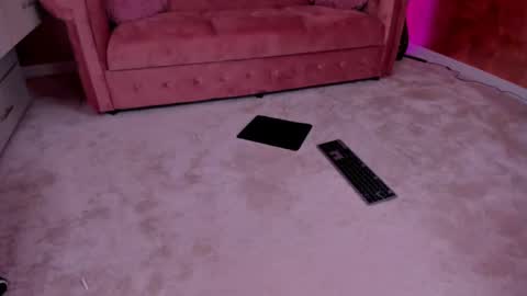 Snapshot of evanew_ chatting on 03.11.25 Eva online show from 03.11.25