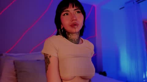 Snapshot of evangeline_bell chatting on 12.21.24 Eva online show from 12.21.24