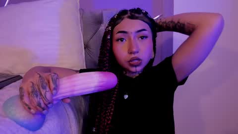 Snapshot of evangeline_bell chatting on 01.14.25 Eva online show from 01.14.25