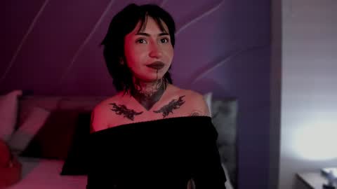 Snapshot of evangeline_bell chatting on 01.17.25 Eva online show from 01.17.25