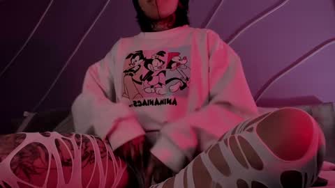 Snapshot of evangeline_bell chatting on 01.21.25 Eva online show from 01.21.25