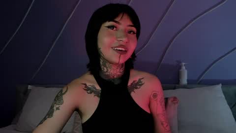 Snapshot of evangeline_bell chatting on 01.22.25 Eva online show from 01.22.25