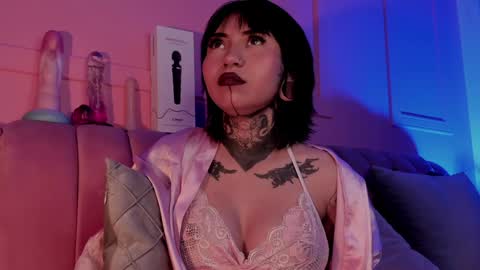 Snapshot of evangeline_bell chatting on 02.01.25 Eva online show from 02.01.25