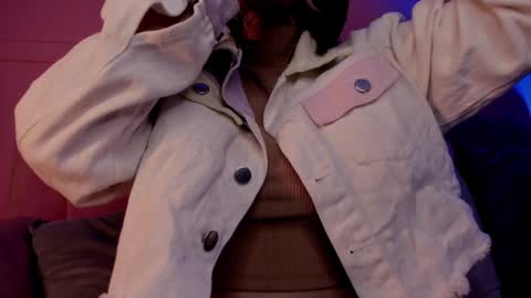 Snapshot of evangeline_bell chatting on 02.05.25 Eva online show from 02.05.25