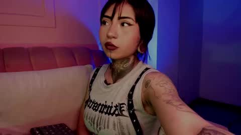 Snapshot of evangeline_bell chatting on 02.11.25 Eva online show from 02.11.25