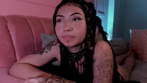 Snapshot of evangeline_bell chatting on 03.01.25 Eva online show from 03.01.25