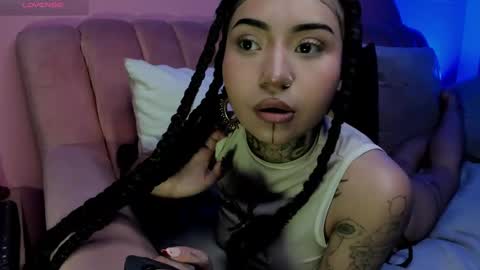 Snapshot of evangeline_bell chatting on 03.10.25 Eva online show from 03.10.25