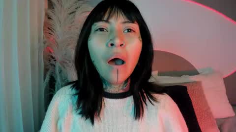 Snapshot of evangeline_bell chatting on 09.20.25 Eva online show from 09.20.25