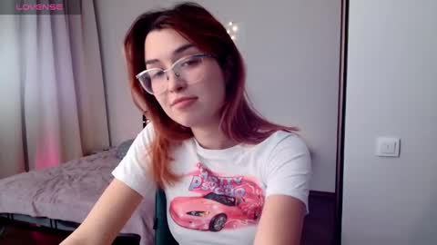 Snapshot of evangeline_lawrence chatting on 12.14.24 Annice online show from 12.14.24