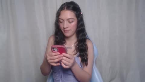 Snapshot of evangeline_petite chatting on 06.02.26 eva online show from 06.02.26