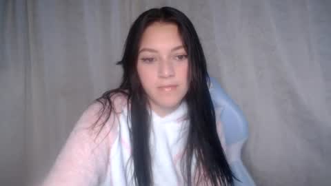 Snapshot of evangeline_petite chatting on 06.16.26 eva online show from 06.16.26