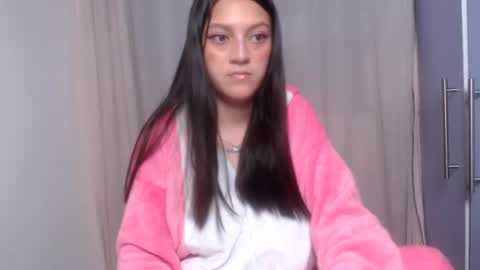 Snapshot of evangeline_petite chatting on 06.23.26 eva online show from 06.23.26