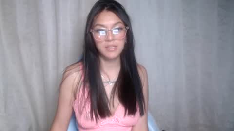 Snapshot of evangeline_petite chatting on 07.16.26 eva online show from 07.16.26