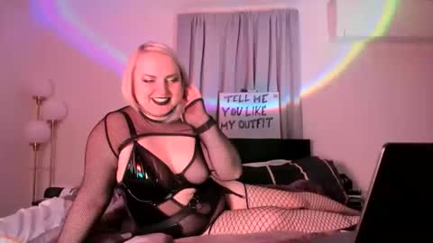 Snapshot of evanharlowe chatting on 01.17.26 Evan Harlowe online show from 01.17.26