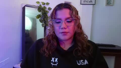 Snapshot of evania_lorns chatting on 05.31.26 eva online show from 05.31.26