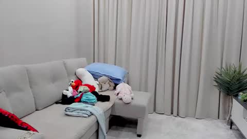 Snapshot of evanonsense chatting on 09.28.25 evanonsense online show from 09.28.25