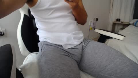 Snapshot of evans_king chatting on 12.17.24 Evan online show from 12.17.24