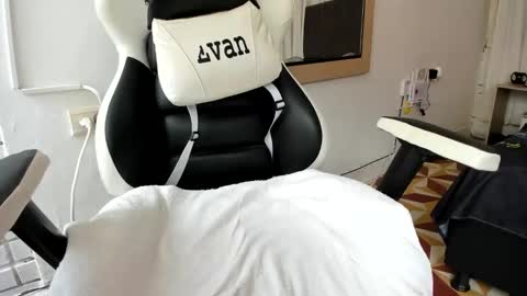 Snapshot of evans_king chatting on 03.03.25 Evan online show from 03.03.25