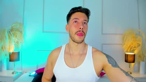 Snapshot of evans_opry1 chatting on 10.20.25 E V A N S online show from 10.20.25