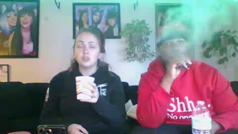 evanschris2048 online show from 10.31.25