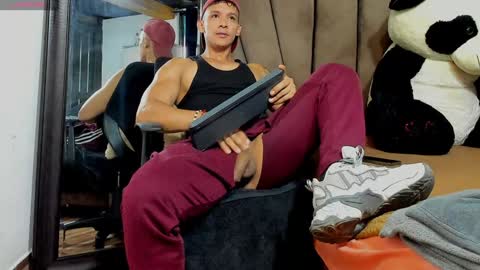   online show from 02.05.25