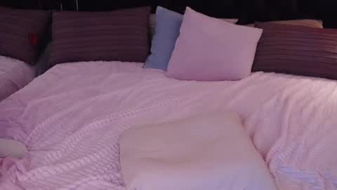 Snapshot of evapeachh chatting on 02.17.25 Eva online show from 02.17.25