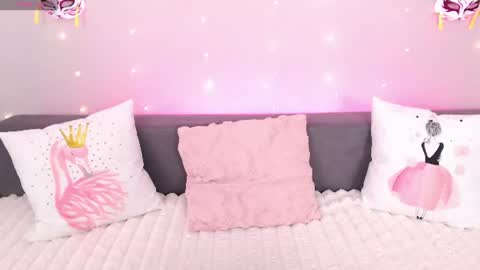 Snapshot of evarey_ chatting on 06.16.26 Adelina online show from 06.16.26