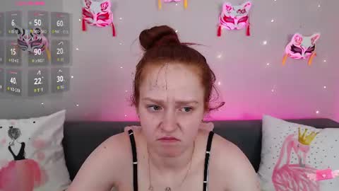 Snapshot of evarey_ chatting on 06.23.26 Adelina online show from 06.23.26
