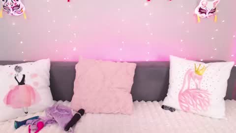 Snapshot of evarey_ chatting on 07.15.26 Adelina online show from 07.15.26