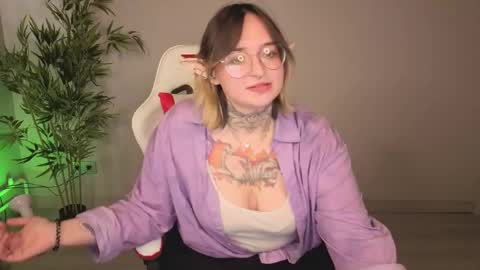 Snapshot of evathewitcher chatting on 06.01.26 EvaTheWitcher online show from 06.01.26