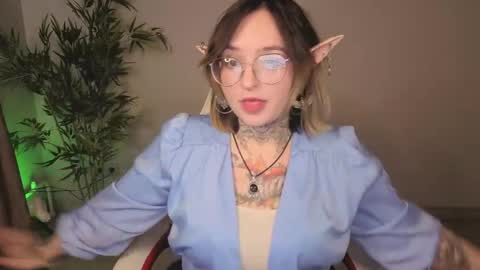 Snapshot of evathewitcher chatting on 06.06.26 EvaTheWitcher online show from 06.06.26