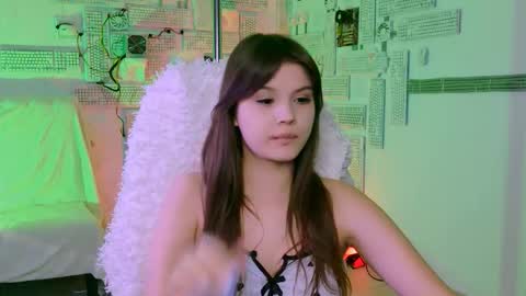 Snapshot of evathopson chatting on 02.10.26 Eva next stream - - 1600 UTC2000 online show from 02.10.26