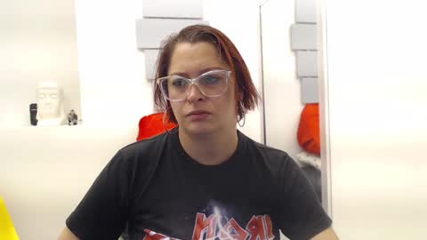 Eva Twiss online show from 11.06.25